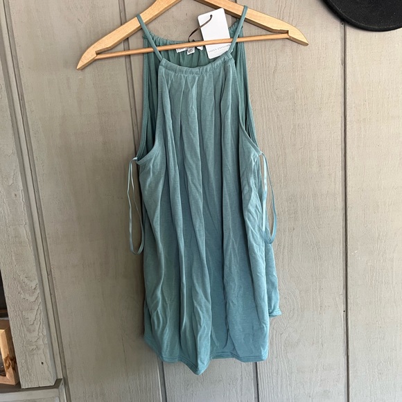 Green envelope tank - Picture 1 of 3